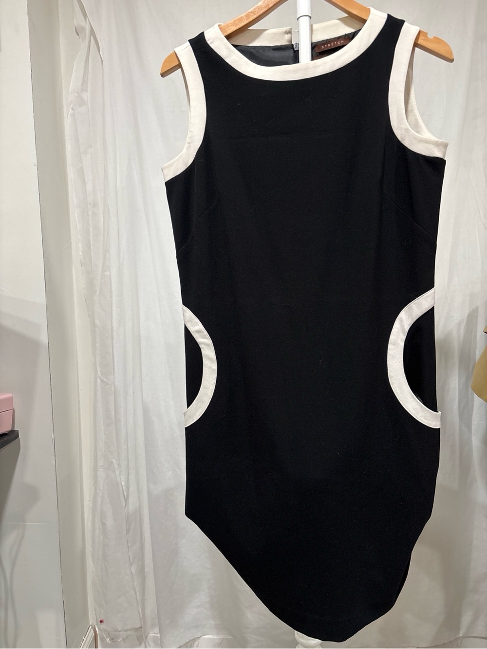 Bandolino Black Shift Dress with White Trim